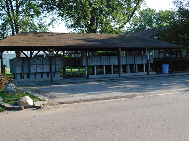 Yorkshire Manor Mailboxes